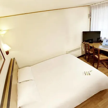 Campanile Nature - Rouen Nord Mont Saint Aignan Hotel 3*