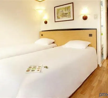 Hotel Campanile Nature - Rouen Nord Mont Saint Aignan 3*