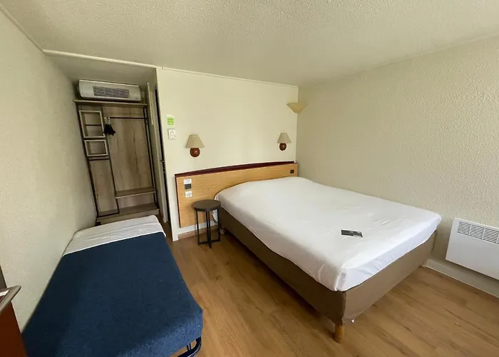 Campanile Rouen Nord - 2*