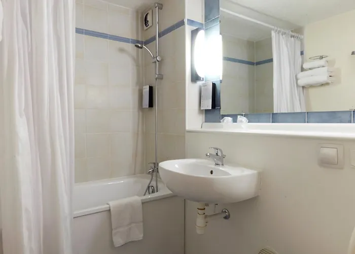 Campanile Rouen Nord -