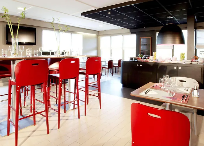 Campanile Rouen Nord - 2*